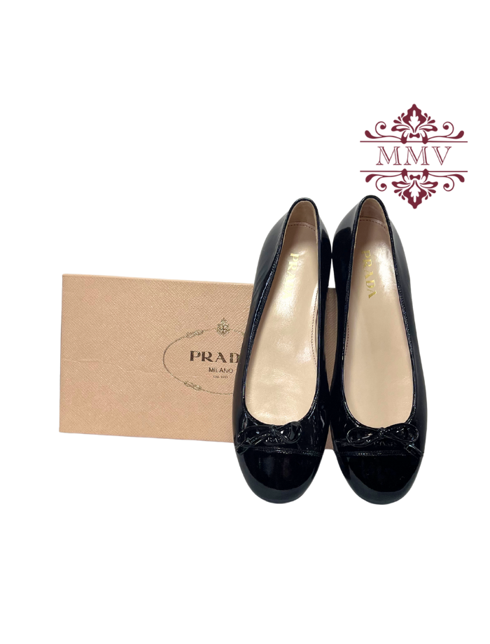 Ballerine Prada in pelle verniciata nera Nuove